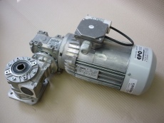 Moteur 0.55 kW et réducteur 1:49